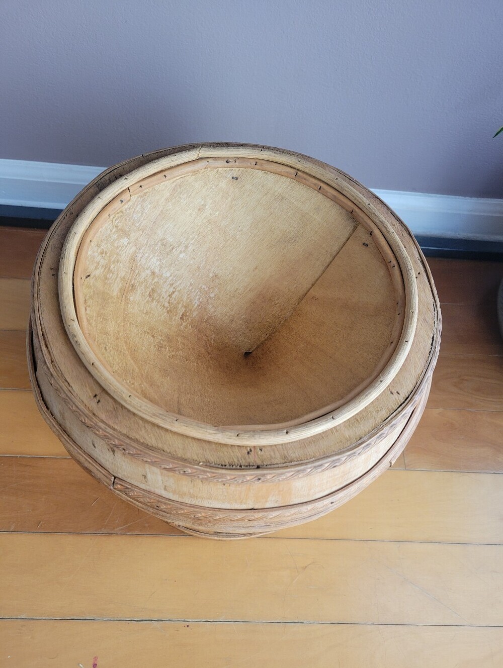 RARE VINTAGE WOODEN BUCKET CANISTER CYLINDER SHAPE LID DESIGN FLOWERS METAL 15.5 - Picture 15 of 16